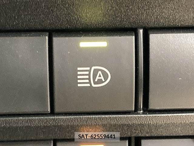 Toyota NOAH HYBRID 2022-06 7251754-9