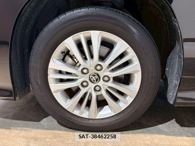 Toyota NOAH HYBRID 2022-04 7250277-11