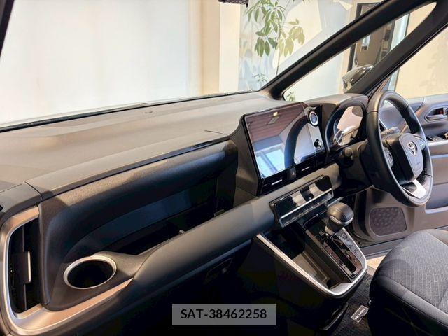 Toyota NOAH HYBRID 2022-04 7250277-24