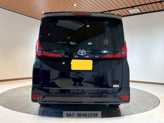 Toyota NOAH HYBRID 2022-04 7250277-2