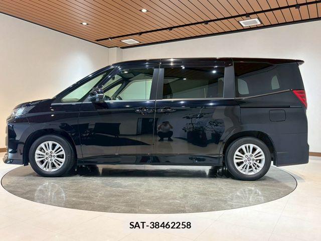 Toyota NOAH HYBRID 2022-04 7250277-4