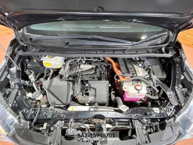 Toyota NOAH HYBRID 2016-08 7251762-18