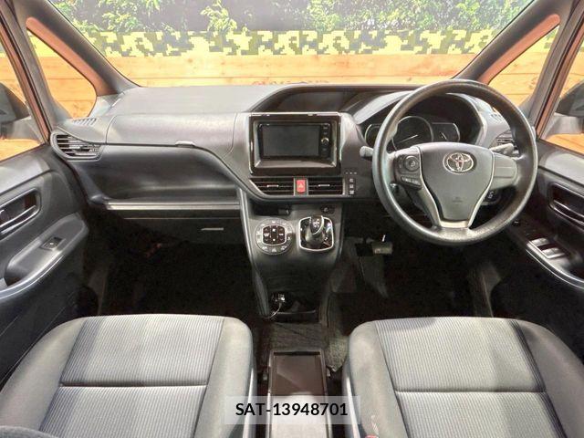 Toyota NOAH HYBRID 2016-08 7251762-1