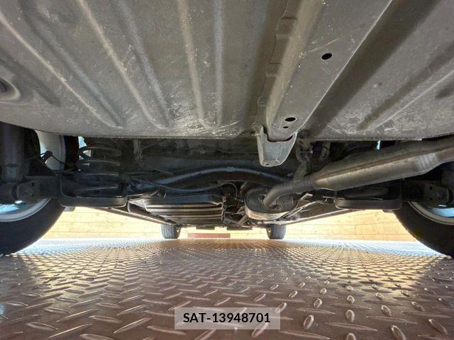 Toyota NOAH HYBRID 2016-08 7251762-19