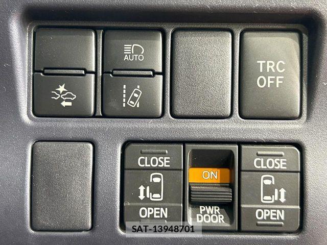 Toyota NOAH HYBRID 2016-08 7251762-3