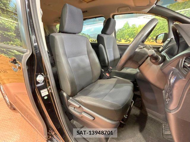 Toyota NOAH HYBRID 2016-08 7251762-8