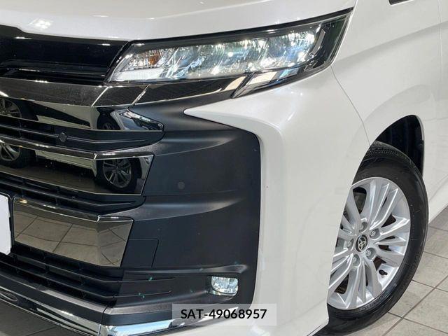 Toyota NOAH HYBRID 2023-04 7251758-12
