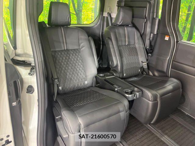 Toyota NOAH HYBRID 2023-10 7250472-7