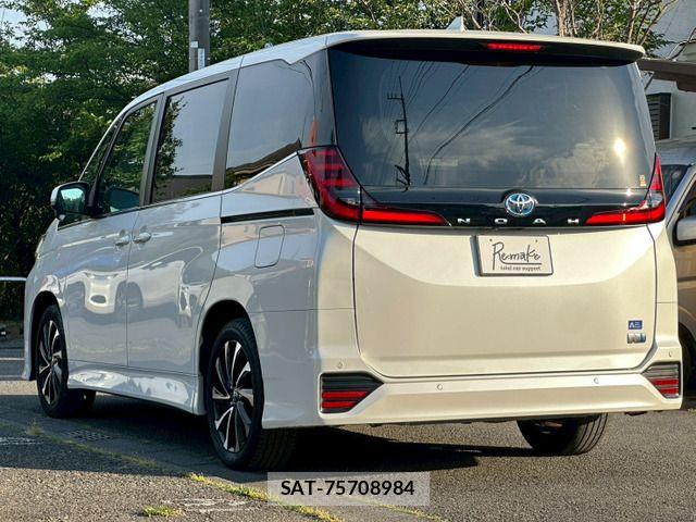 Toyota NOAH HYBRID 2022-10 7250708-6