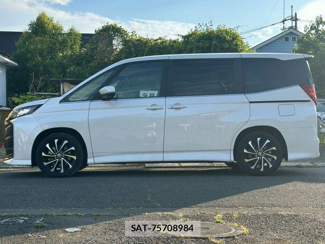Toyota NOAH HYBRID 2022-10 7250708-7