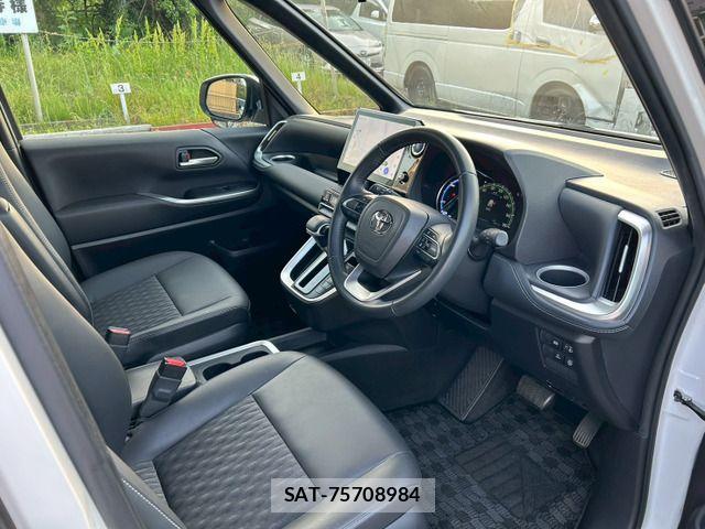 Toyota NOAH HYBRID 2022-10 7250708-8