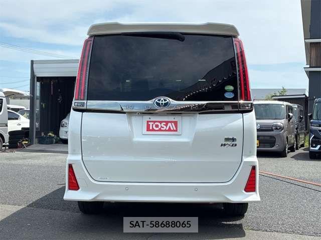 Toyota NOAH HYBRID 2019-05 7251759-18