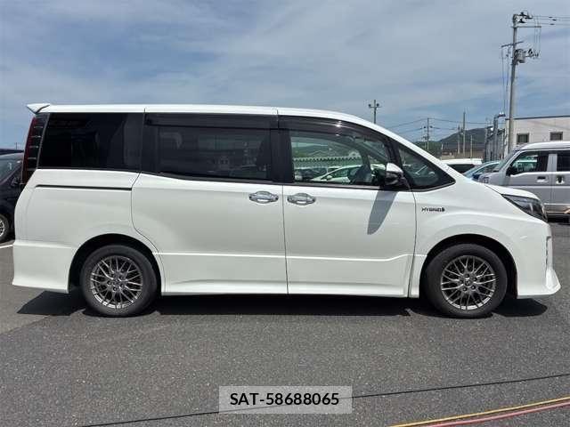 Toyota NOAH HYBRID 2019-05 7251759-25