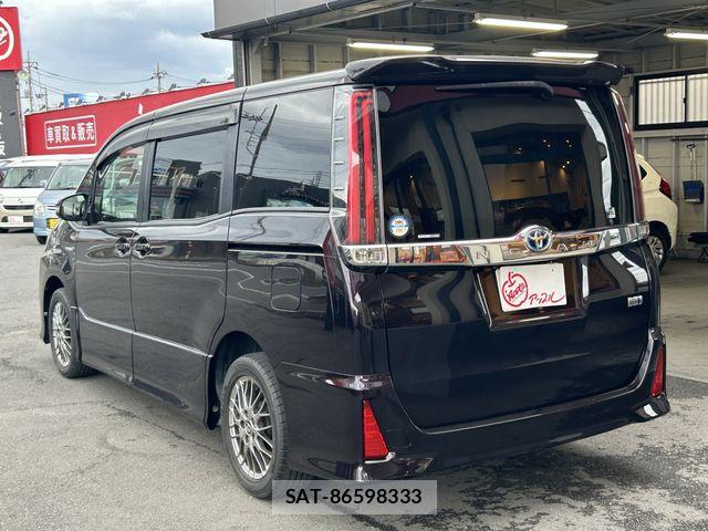 Toyota NOAH HYBRID 2017-07 7271383-9
