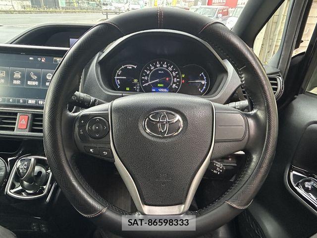 Toyota NOAH HYBRID 2017-07 7271383-13