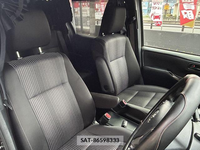 Toyota NOAH HYBRID 2017-07 7271383-14
