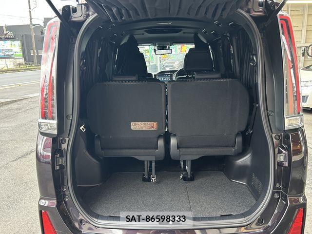 Toyota NOAH HYBRID 2017-07 7271383-17