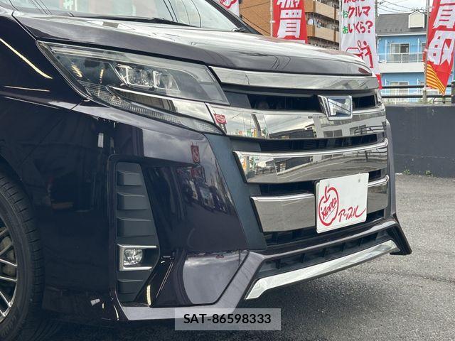 Toyota NOAH HYBRID 2017-07 7271383-21
