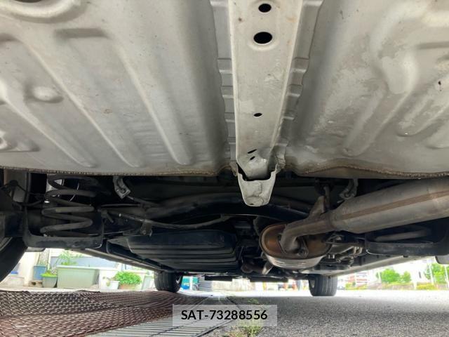 Toyota NOAH HYBRID 2017-11 7272526-12