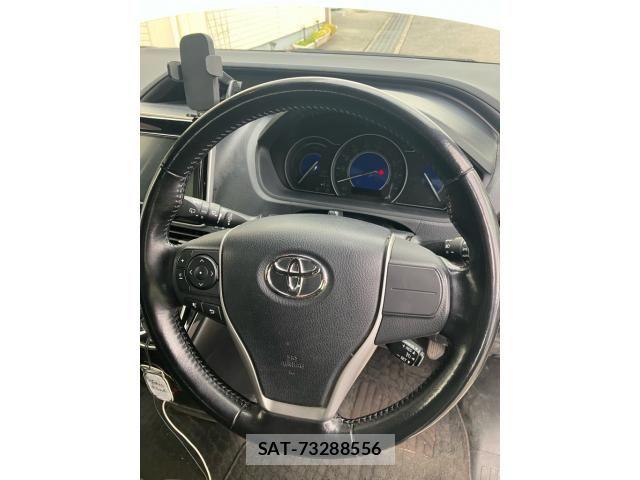 Toyota NOAH HYBRID 2017-11 7272526-18