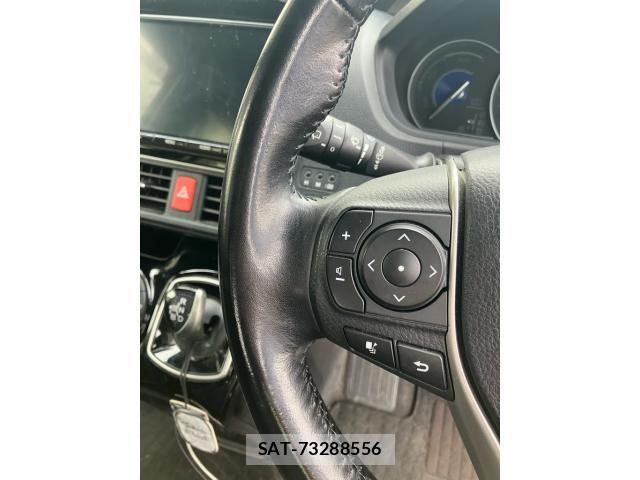 Toyota NOAH HYBRID 2017-11 7272526-19