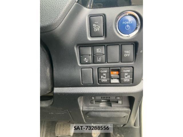 Toyota NOAH HYBRID 2017-11 7272526-21
