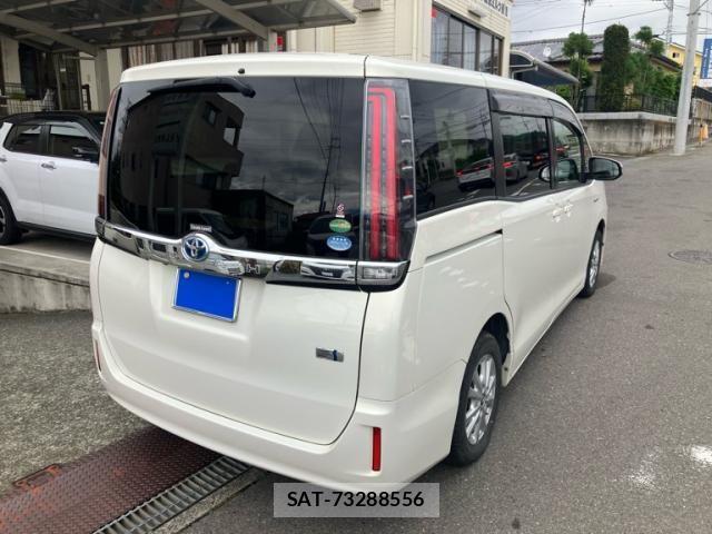 Toyota NOAH HYBRID 2017-11 7272526-3