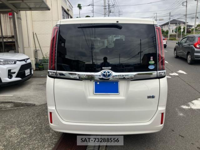 Toyota NOAH HYBRID 2017-11 7272526-4