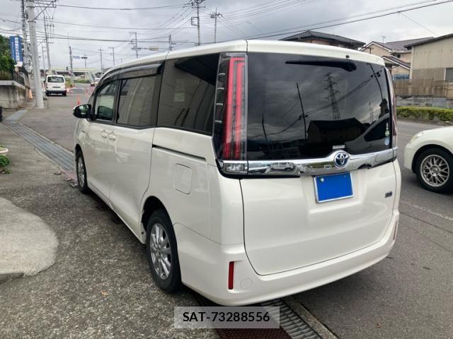 Toyota NOAH HYBRID 2017-11 7272526-5