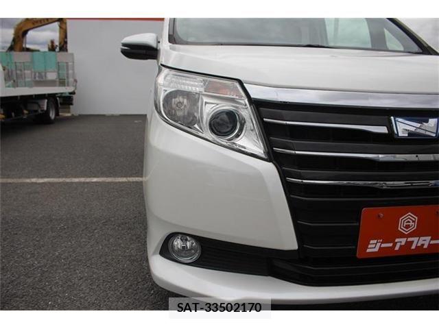 Toyota NOAH HYBRID 2016-02 7271382-14