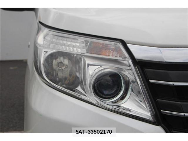 Toyota NOAH HYBRID 2016-02 7271382-15