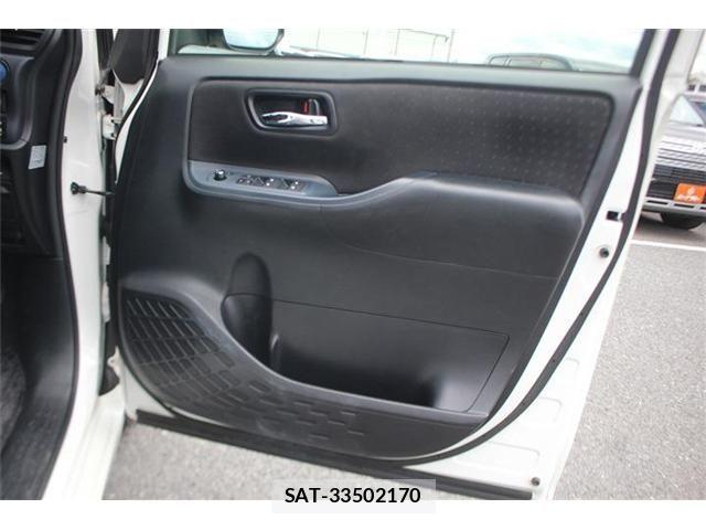 Toyota NOAH HYBRID 2016-02 7271382-20