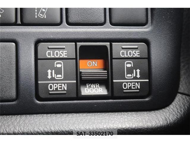 Toyota NOAH HYBRID 2016-02 7271382-5