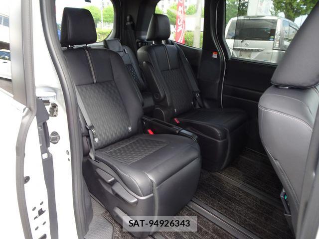 Toyota NOAH HYBRID 2023-07 7272523-15