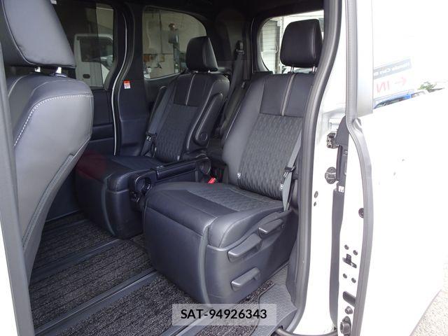 Toyota NOAH HYBRID 2023-07 7272523-16