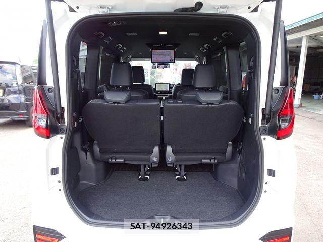 Toyota NOAH HYBRID 2023-07 7272523-17