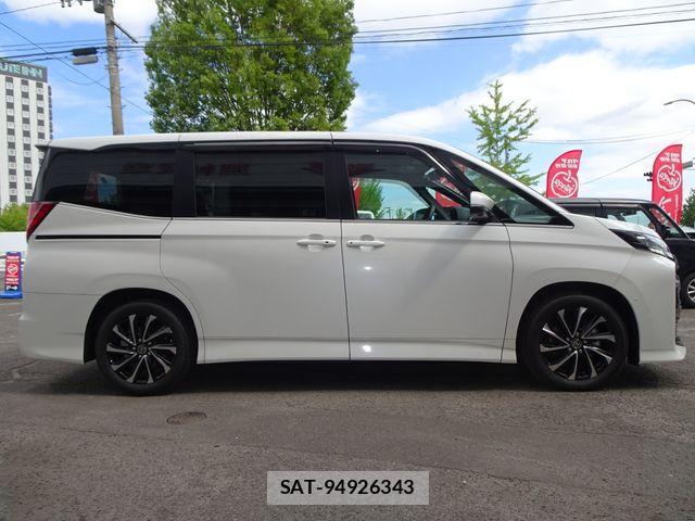Toyota NOAH HYBRID 2023-07 7272523-7