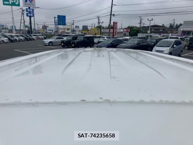 Toyota NOAH HYBRID 2021-11 7328978-12