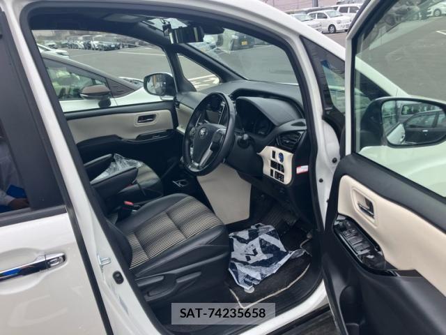 Toyota NOAH HYBRID 2021-11 7328978-13