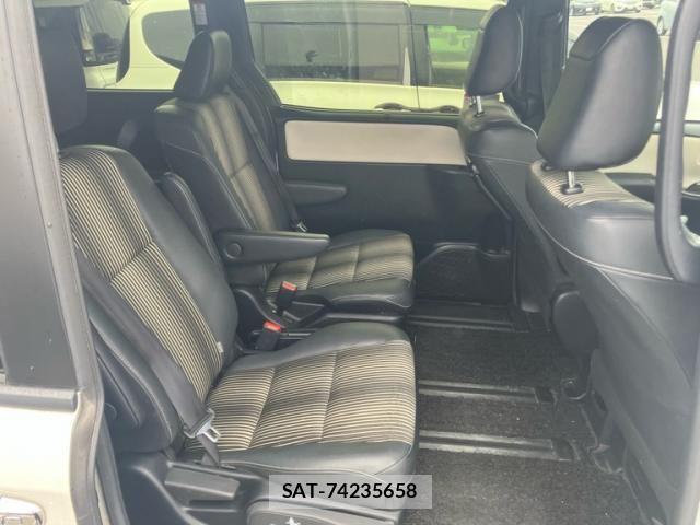 Toyota NOAH HYBRID 2021-11 7328978-16