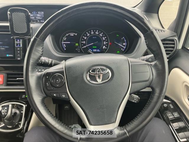 Toyota NOAH HYBRID 2021-11 7328978-18