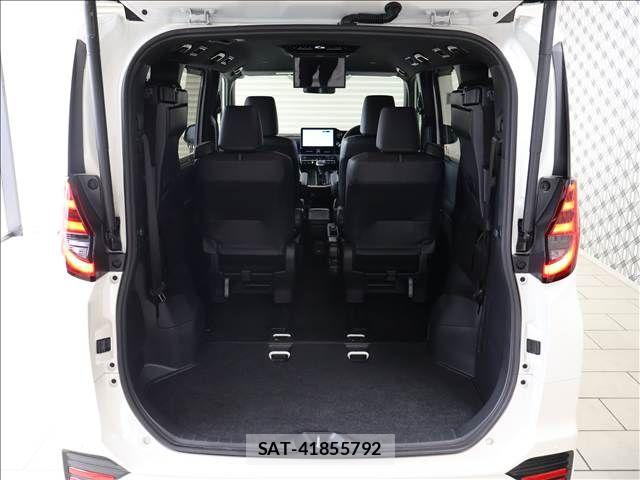 Toyota NOAH HYBRID 2024-10 7328962-17