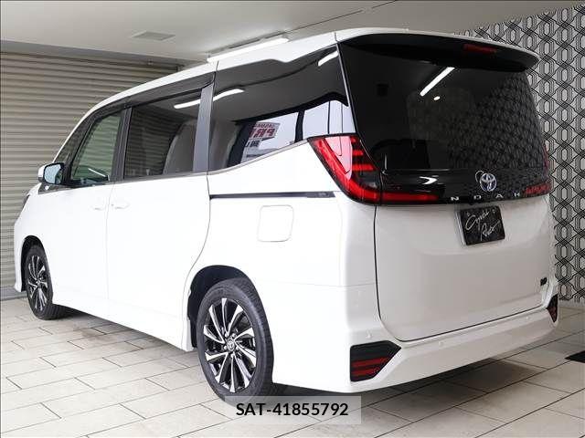 Toyota NOAH HYBRID 2024-10 7328962-1
