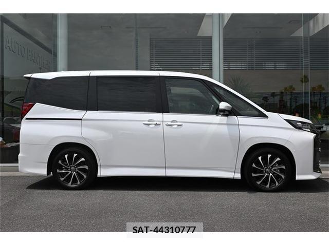 Toyota NOAH HYBRID 2026-05 7328955-5