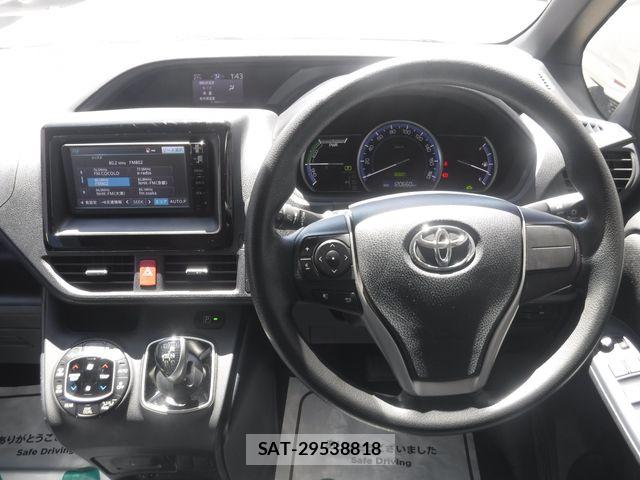 Toyota NOAH HYBRID 2015-02 7328981-10