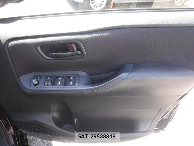 Toyota NOAH HYBRID 2015-02 7328981-17