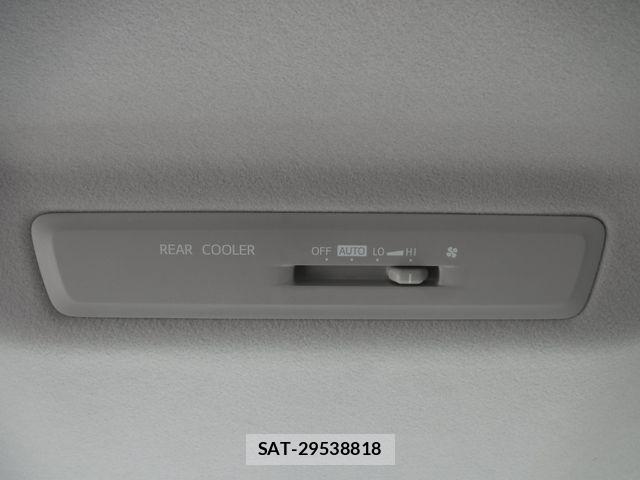 Toyota NOAH HYBRID 2015-02 7328981-23