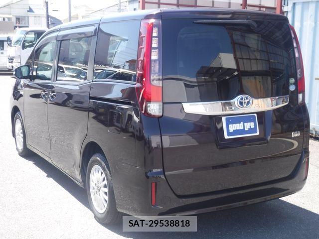 Toyota NOAH HYBRID 2015-02 7328981-3
