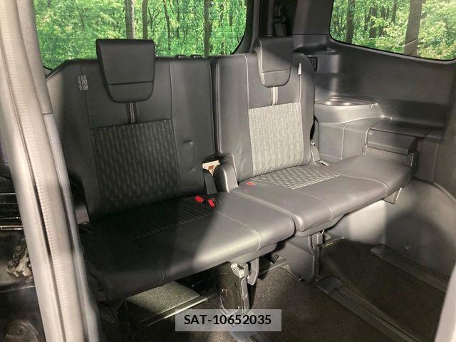Toyota NOAH HYBRID 2023-02 7328968-9