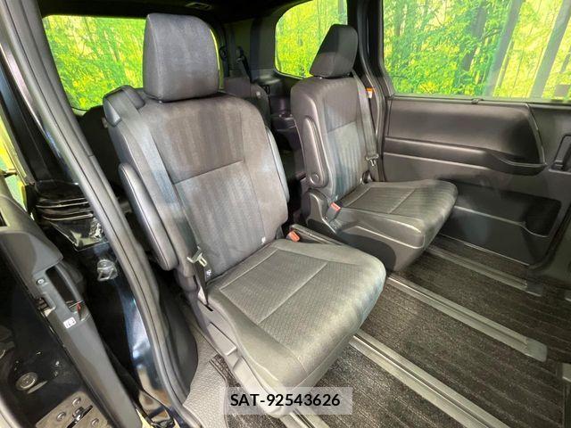 Toyota NOAH HYBRID 2023-06 7328970-9